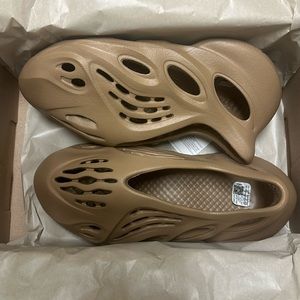 NEW Yeezy Foam Runner